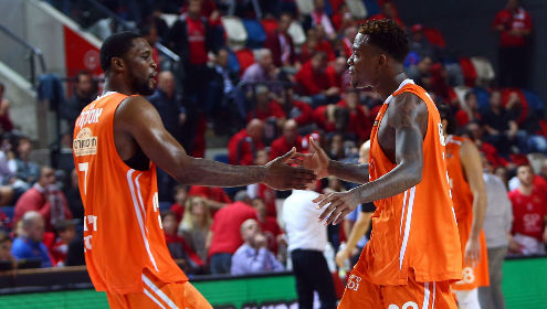 חגיגות המאה: הכתומים סידרו לברקוביץ' ניצחון מהיציע