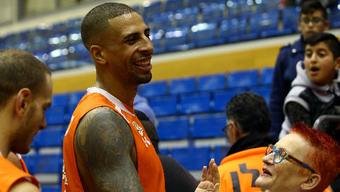 דיימון סימפסון נפרד מהכתומים וחתם באסטודיאנטס