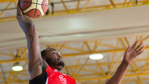 שב ארצה: כריס אוואנס חתם בעירוני נהריה