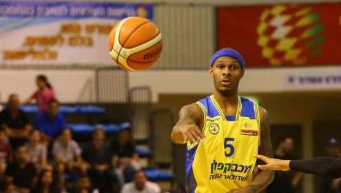 צפו: מטווח השלשות של דניאל יואינג