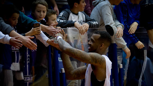 אלוף ההטבעות נשאר: גילברט בראון האריך חוזה