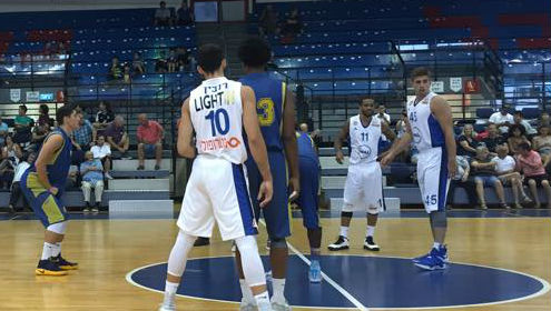 אדריאן הצטיין, בני הרצליה רשמה ניצחון ראשון