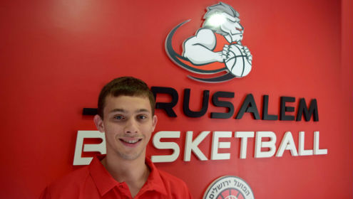 השקעה עתידית: רועי הובר חתם בבירה