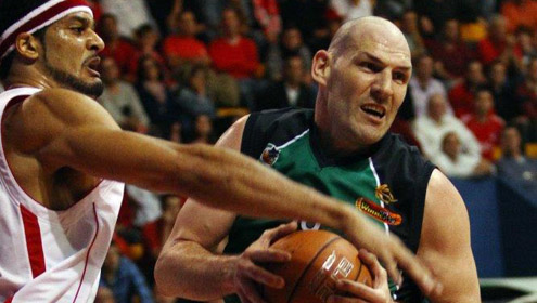 קוז'יקרו מצטרף למועדון יוקרתי