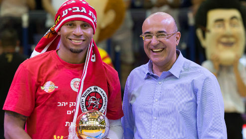 צפו: רגעי השיא של קרטיס ג'רלס בגביע ווינר סל