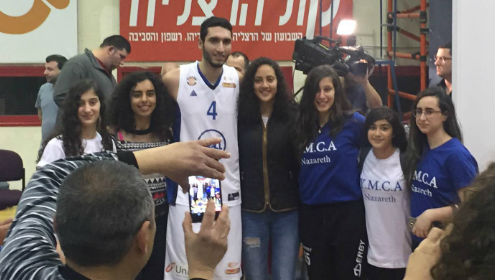 ''טוב לראות שאני מצליח לחבר את הרצליה לקהילה''