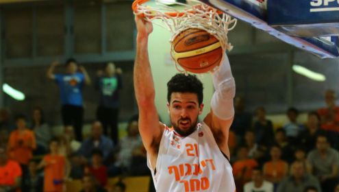 מיצ'ל וואט חוזר לקדנציה שלישית בלב המושבה