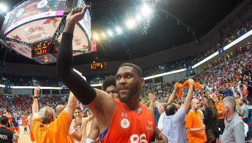 אחרי 25 שנה: הכתומים בגמר הפיינל פור