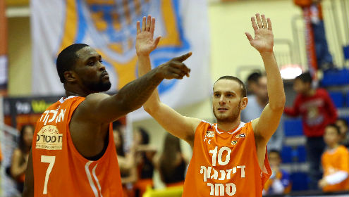 הערב: הכתומים מחפשים ניצחון בכורה על סגנית האלופה