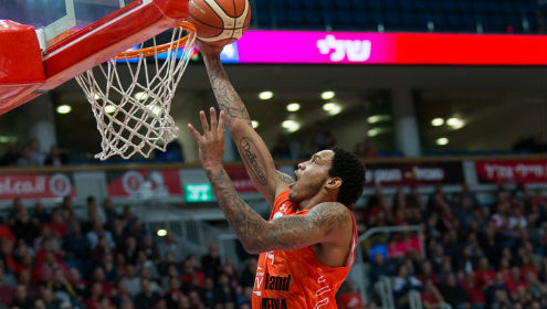 הערב: הסגולים מתארחים בבית מכבי