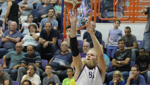 הערב: הסגולים מתארחים ברוממה