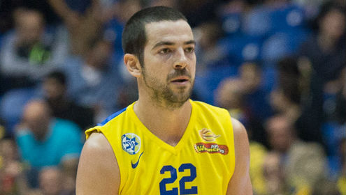 מר קלאץ': רוצ'סטי העלה את הצהובים לחצי הגמר