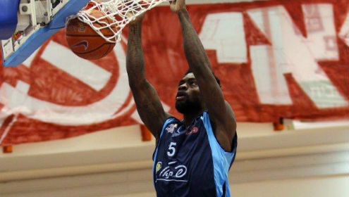 הערב: בכורה לטריקו ווייט נגד האקסית