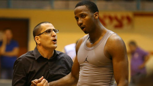 ''אלאנדו טאקר הוציא אותנו מהקבר''