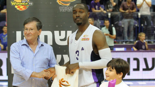 מצטיין המחזור ה-29 בליגת ווינר סל: מייקל אומה