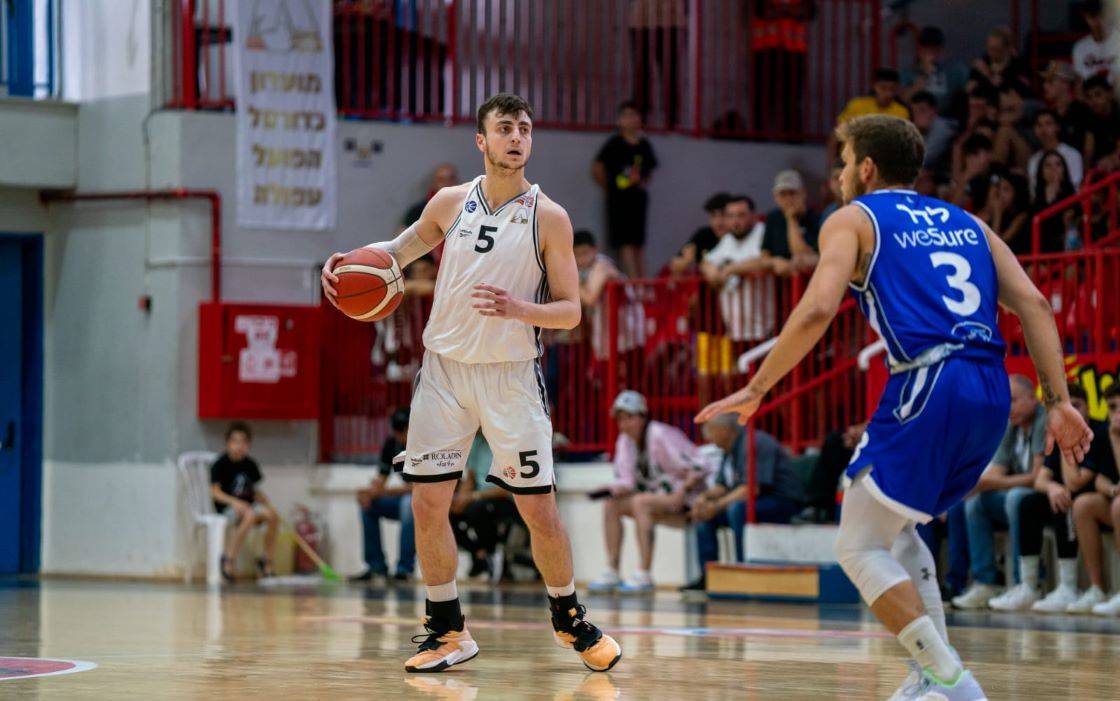 "מגשים לאבא חלום": תומר אסייג בריאיון