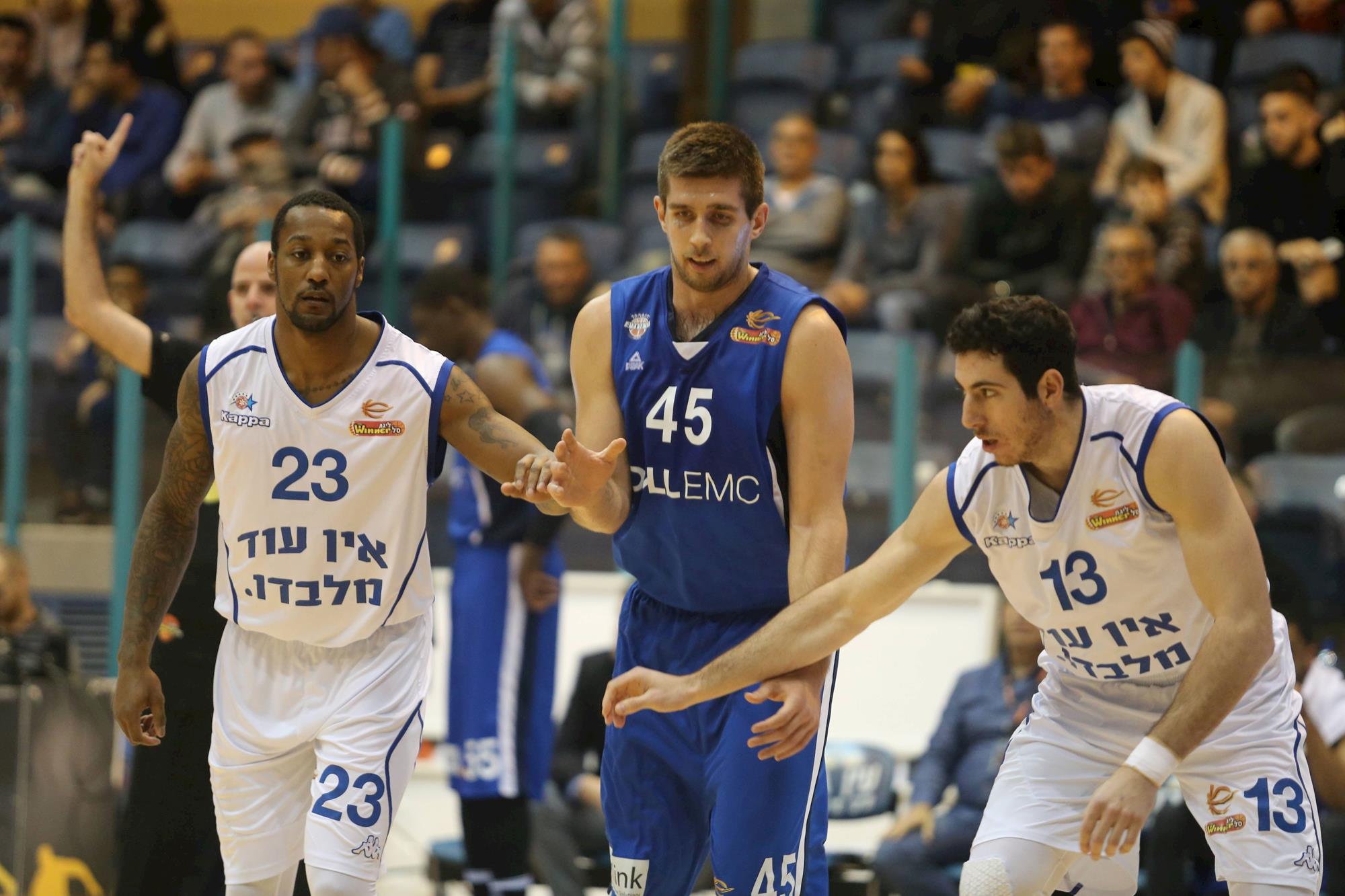 שיא ריבאונדים נהדר למנג'וק מתיאנג