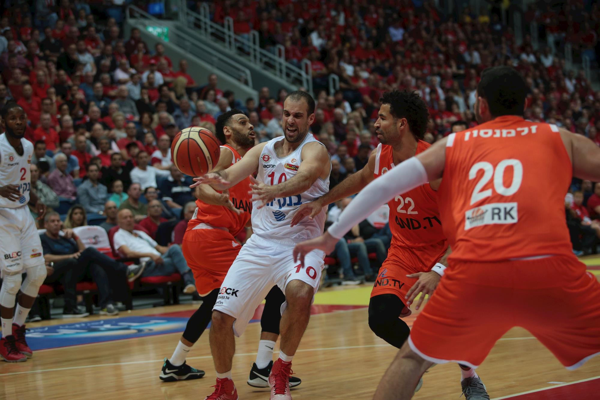 יותם הטקס: הקפטן כיכב בניצחון האלופה