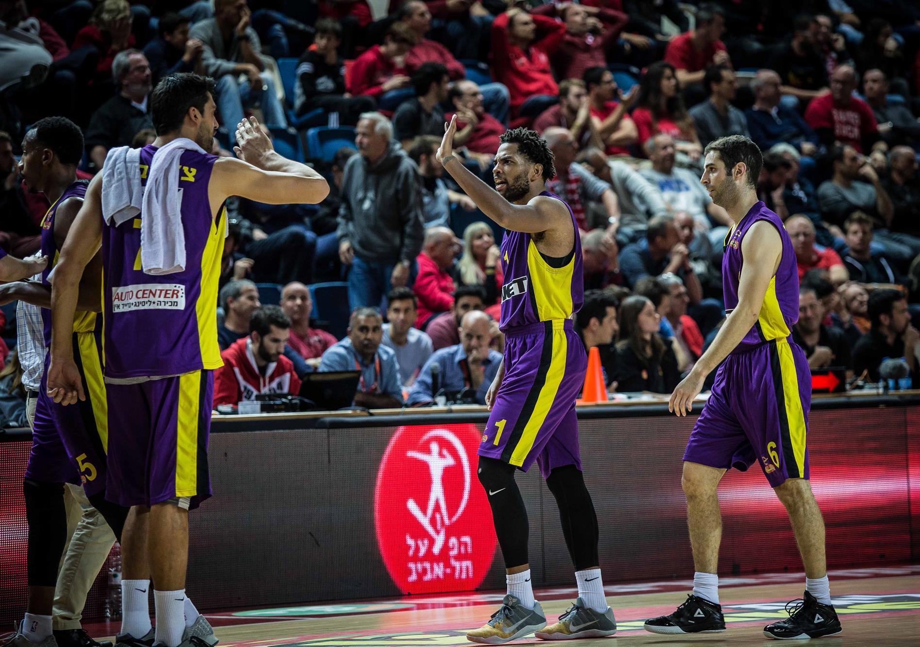 מצטיין המחזור התשיעי: קאליף ווייאט