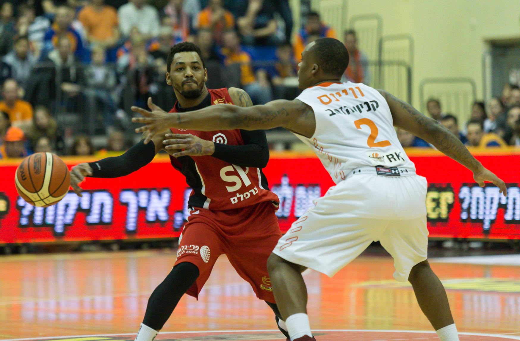 צפו: מארק ליונס חזר וניצח את האקסית