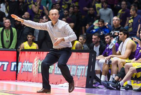 שמיר יעזור בבוגרת, קטש מאמן העתודה