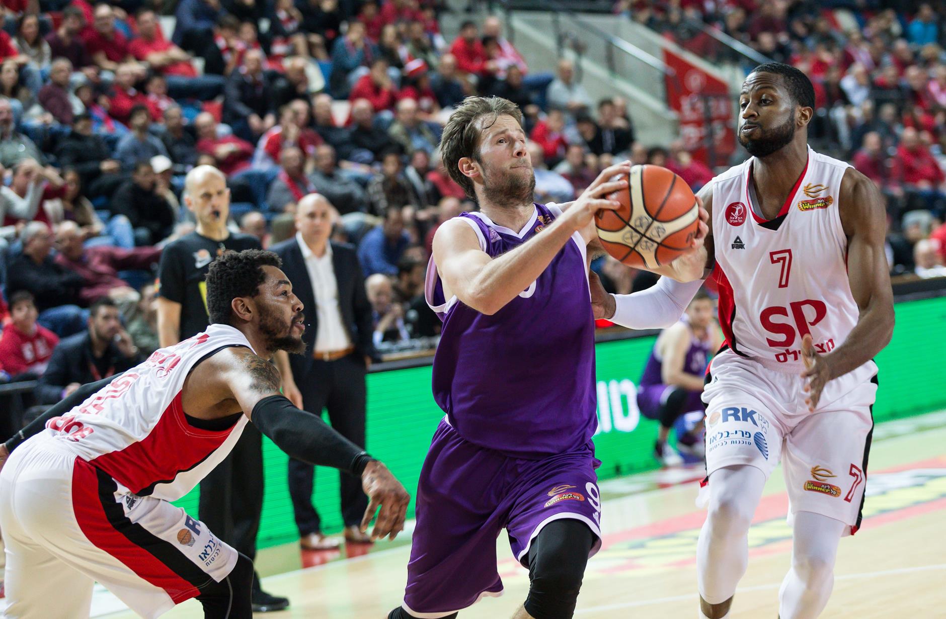 הערב: הסגולים בהיכל קבוצת שלמה