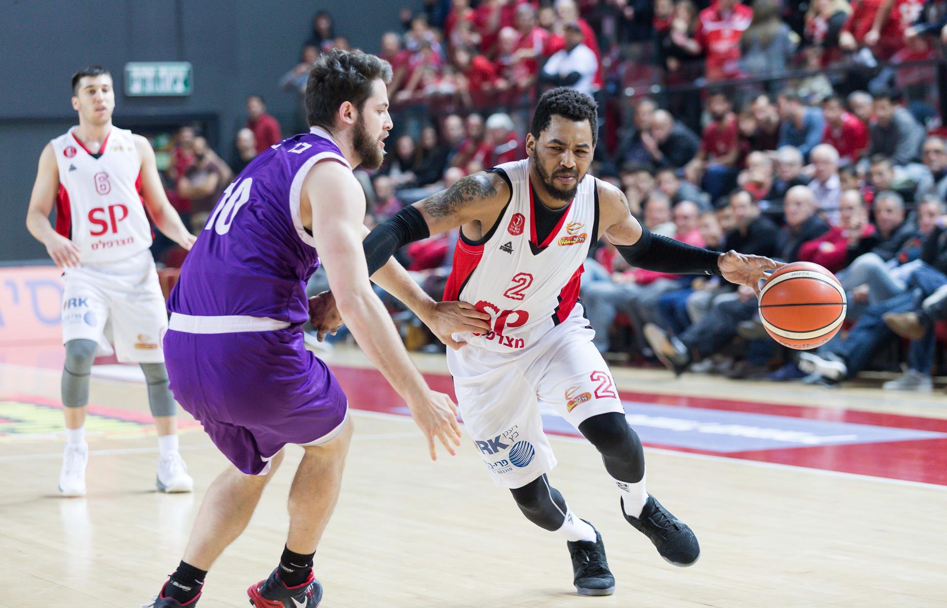 מצטיין המחזור ה-19: מארק ליונס