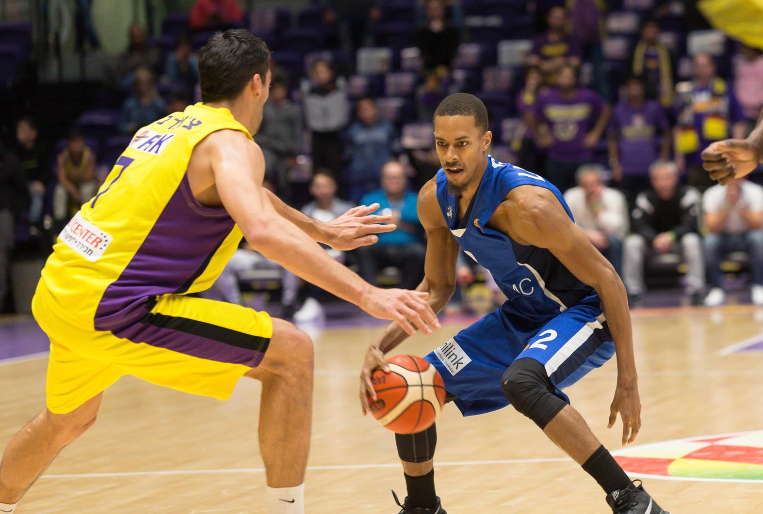 הערב: השנייה מארחת את השלישית