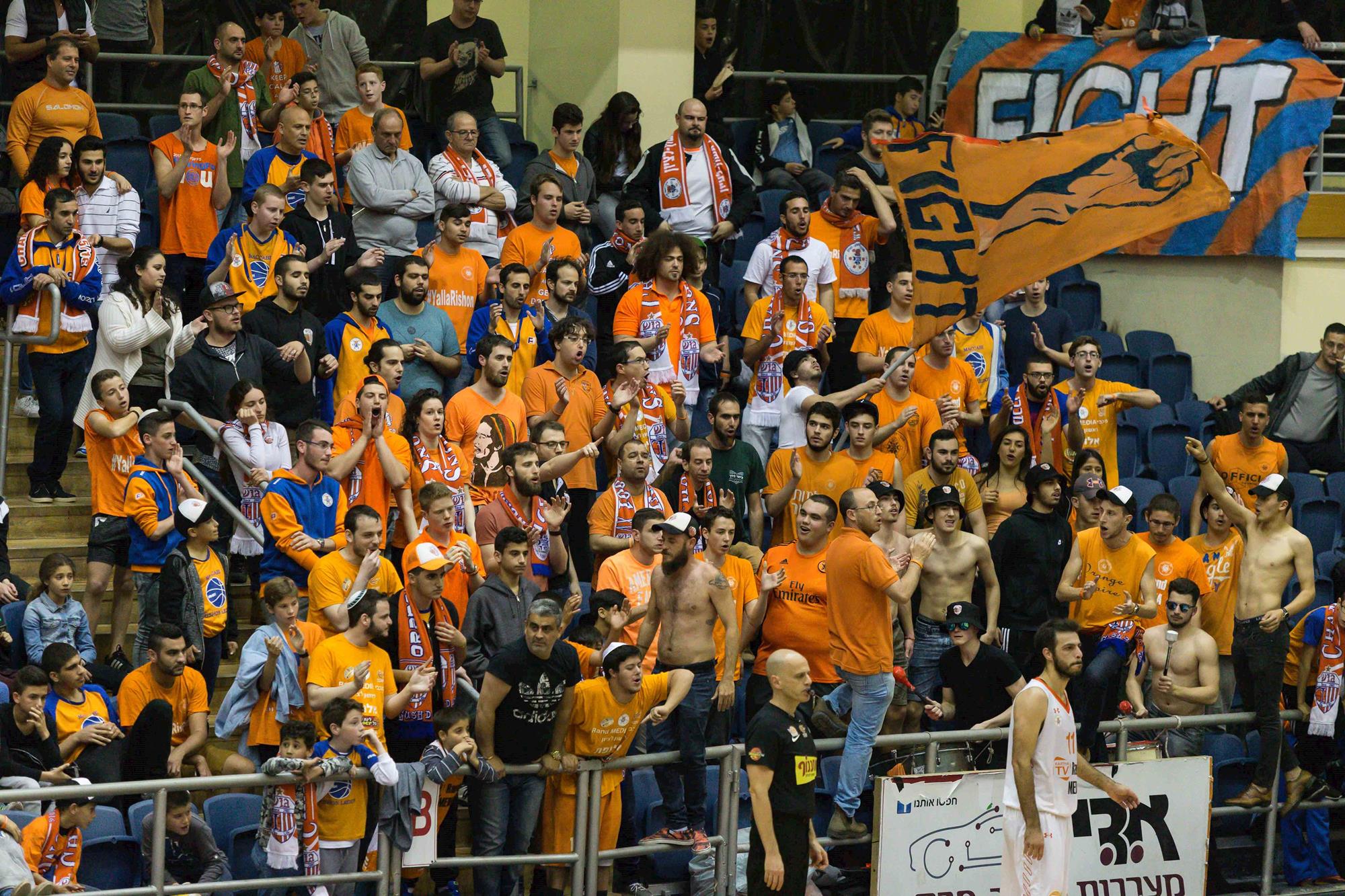 מתחזקת: האלופה החתימה את ג'יי.ג'יי מור