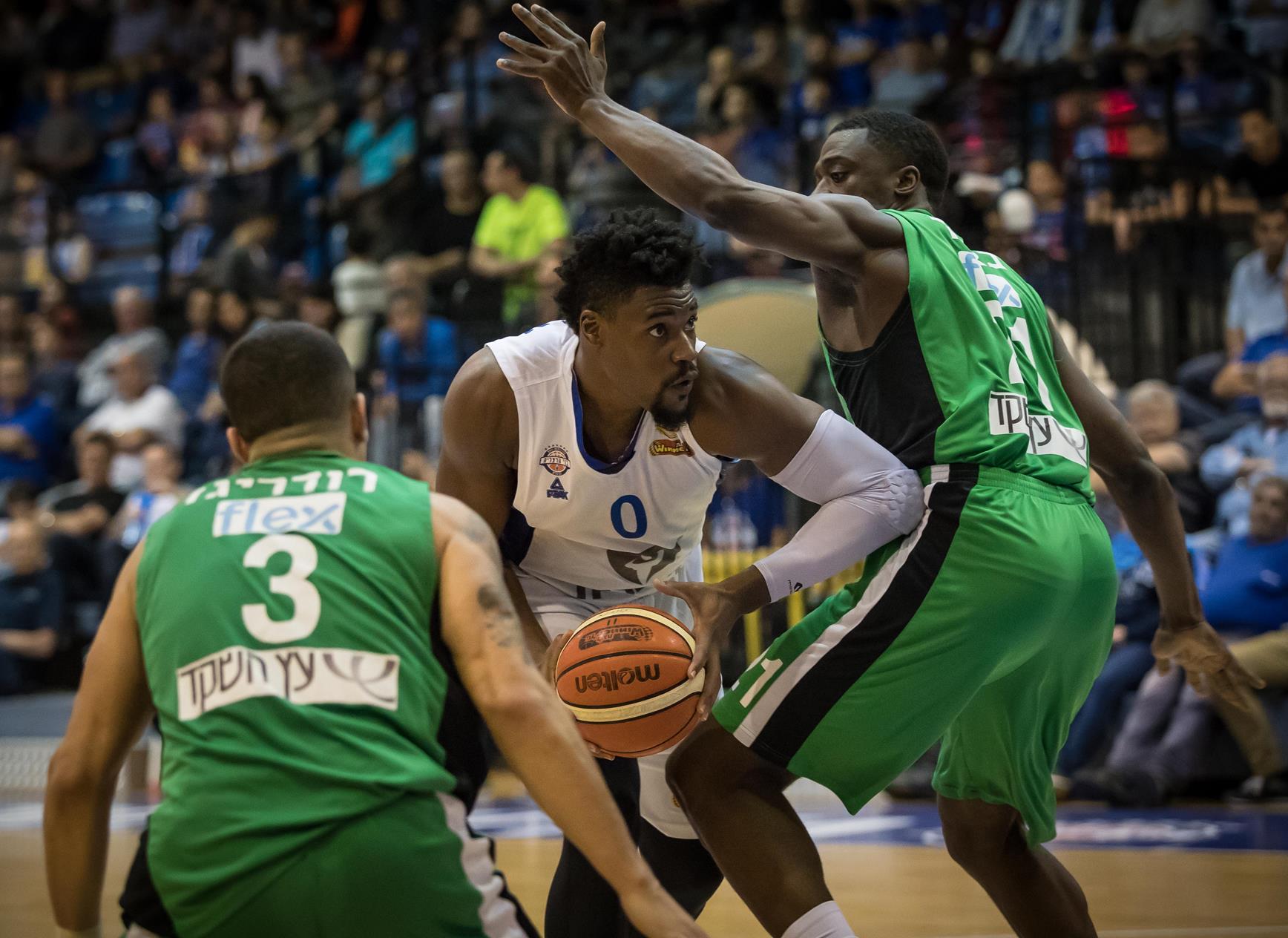 שחקן חודש מרץ: ג'ף אדריאן