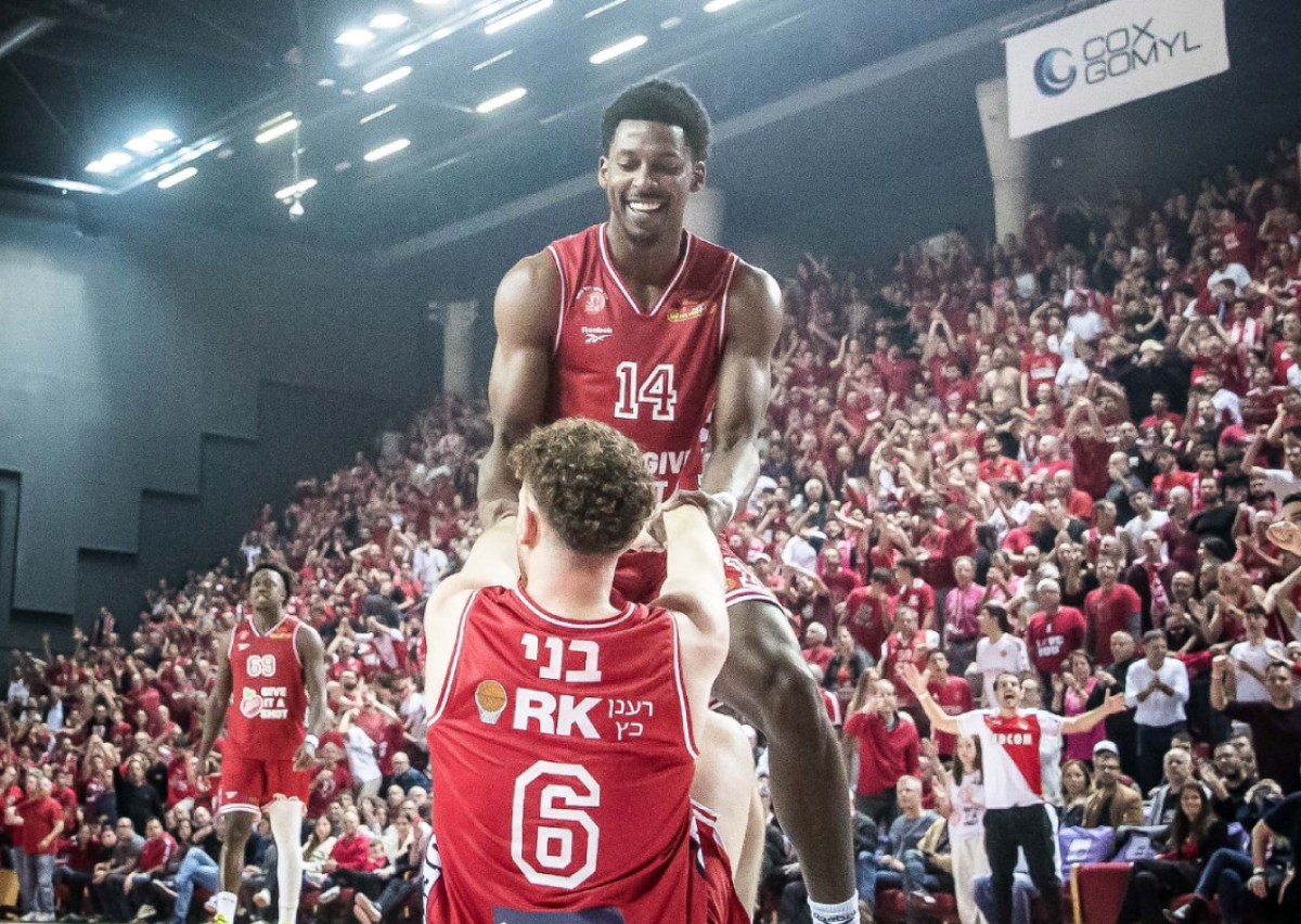 שוב אני נלחם: על כדורסל שחודר ללב