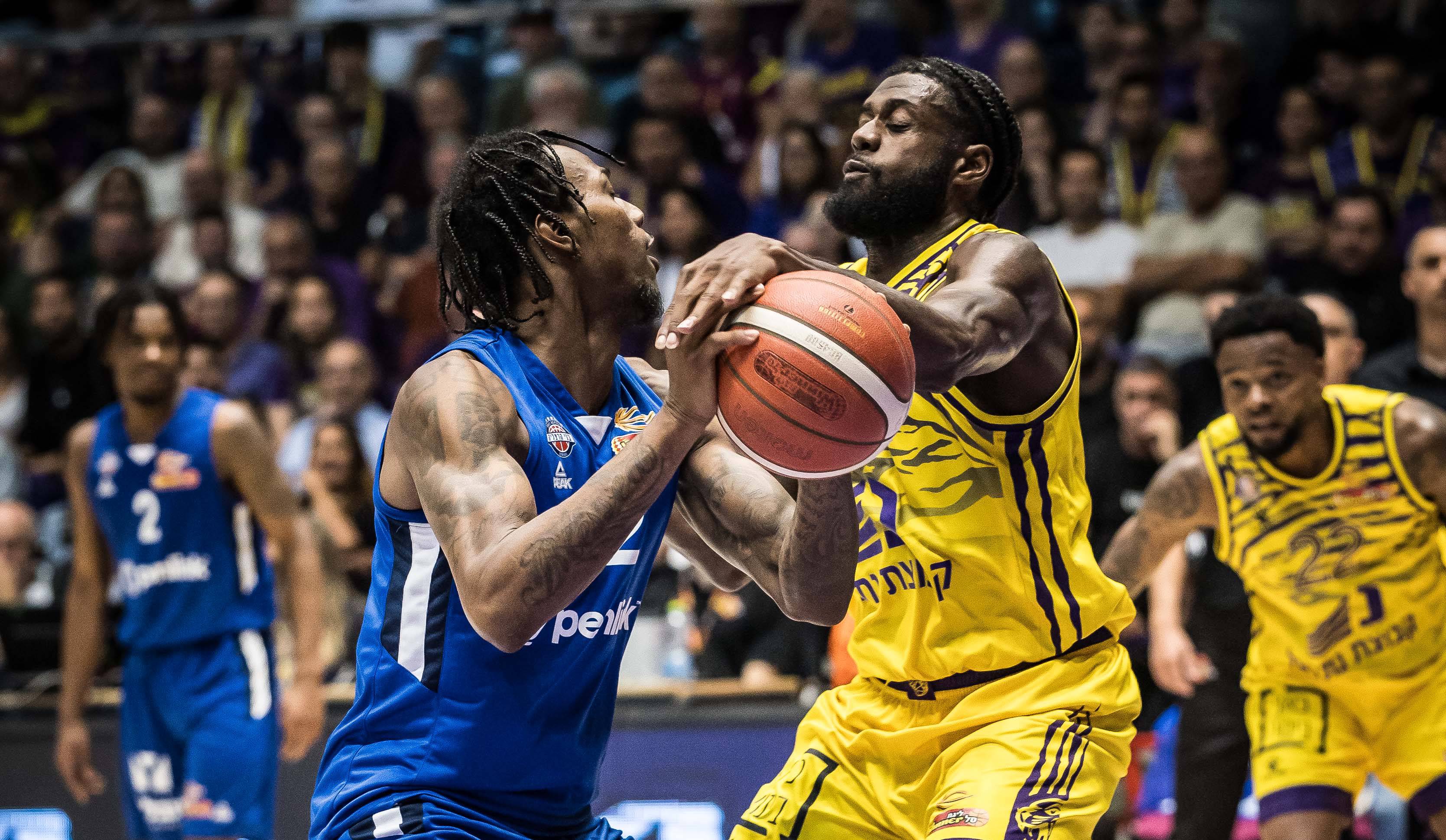 רבע הגמר, משחק 4: הפועל חולון – בני הרצליה 95:96