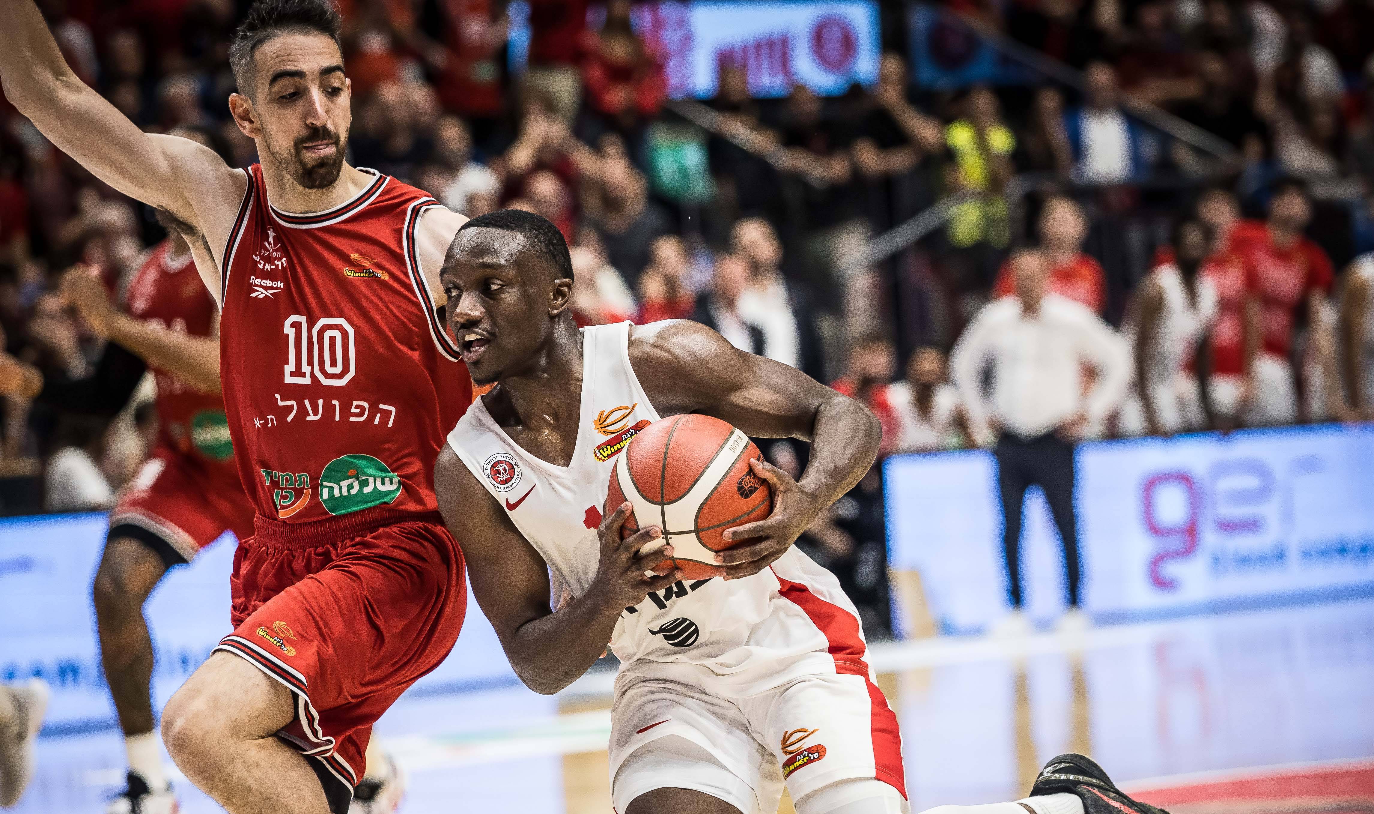 חצי הגמר, משחק 3: הפועל תל אביב – הפועל ירושלים 86:83