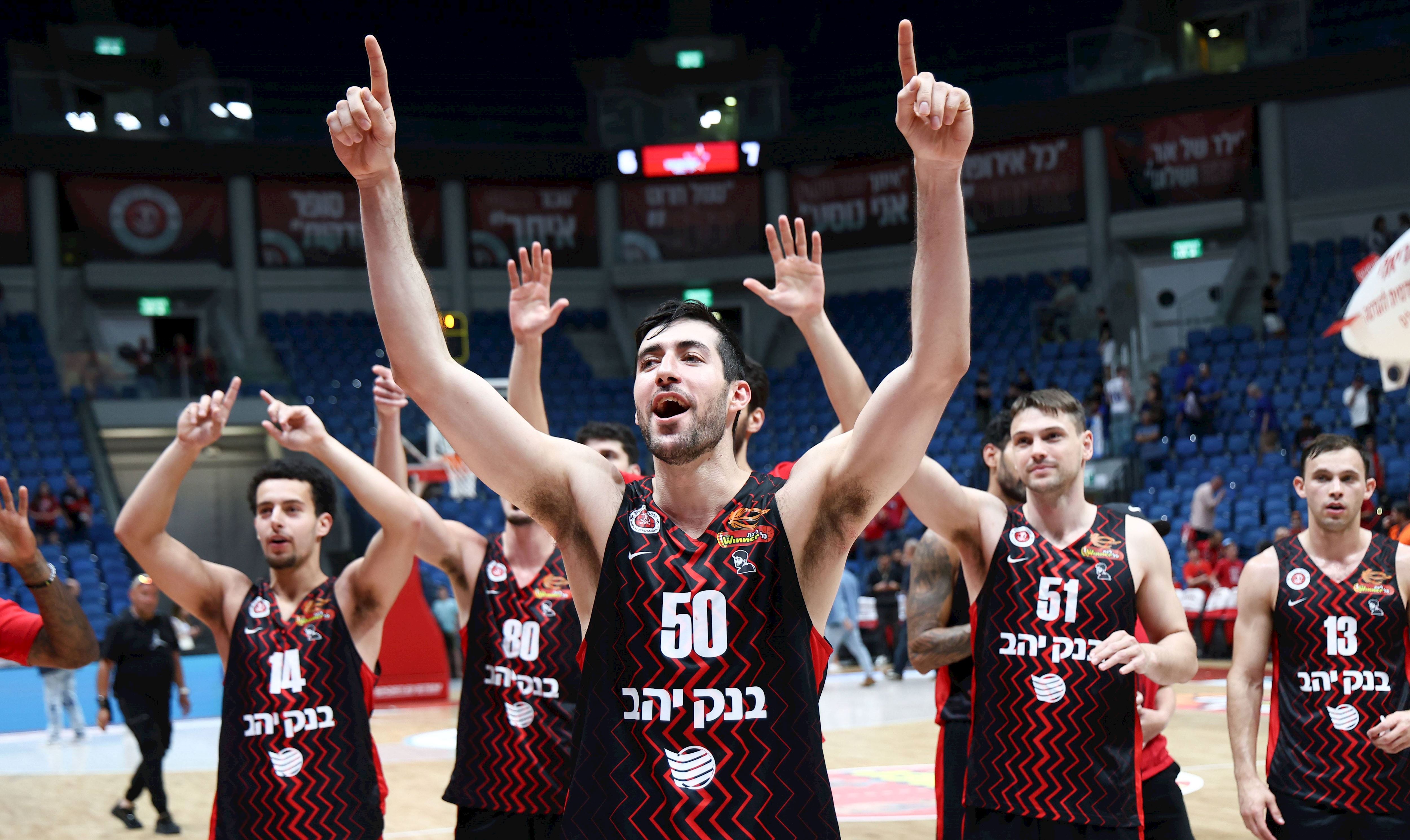 האדומים מהבירה עלו ל־0:1 ברבע הגמר