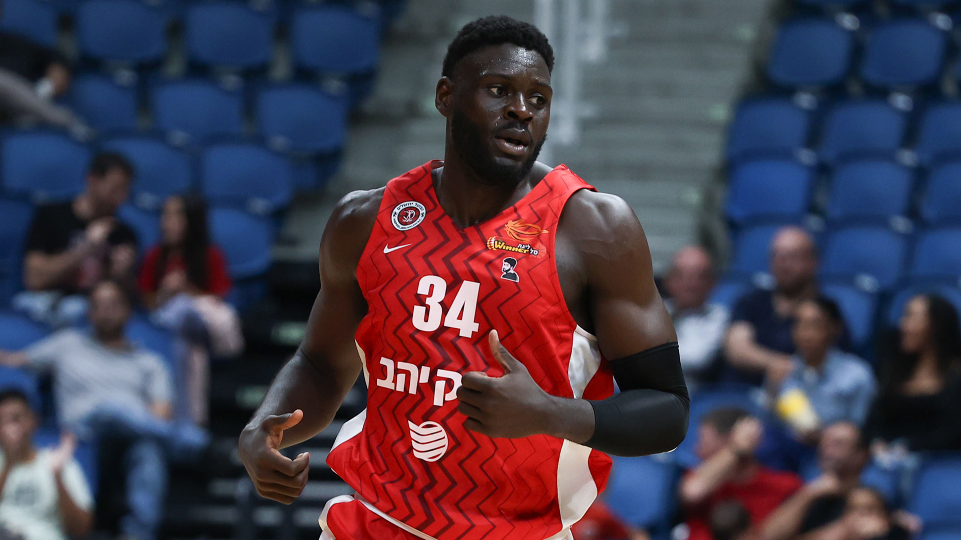 הערב: מפגש אדומות מסקרן בפיס ארנה