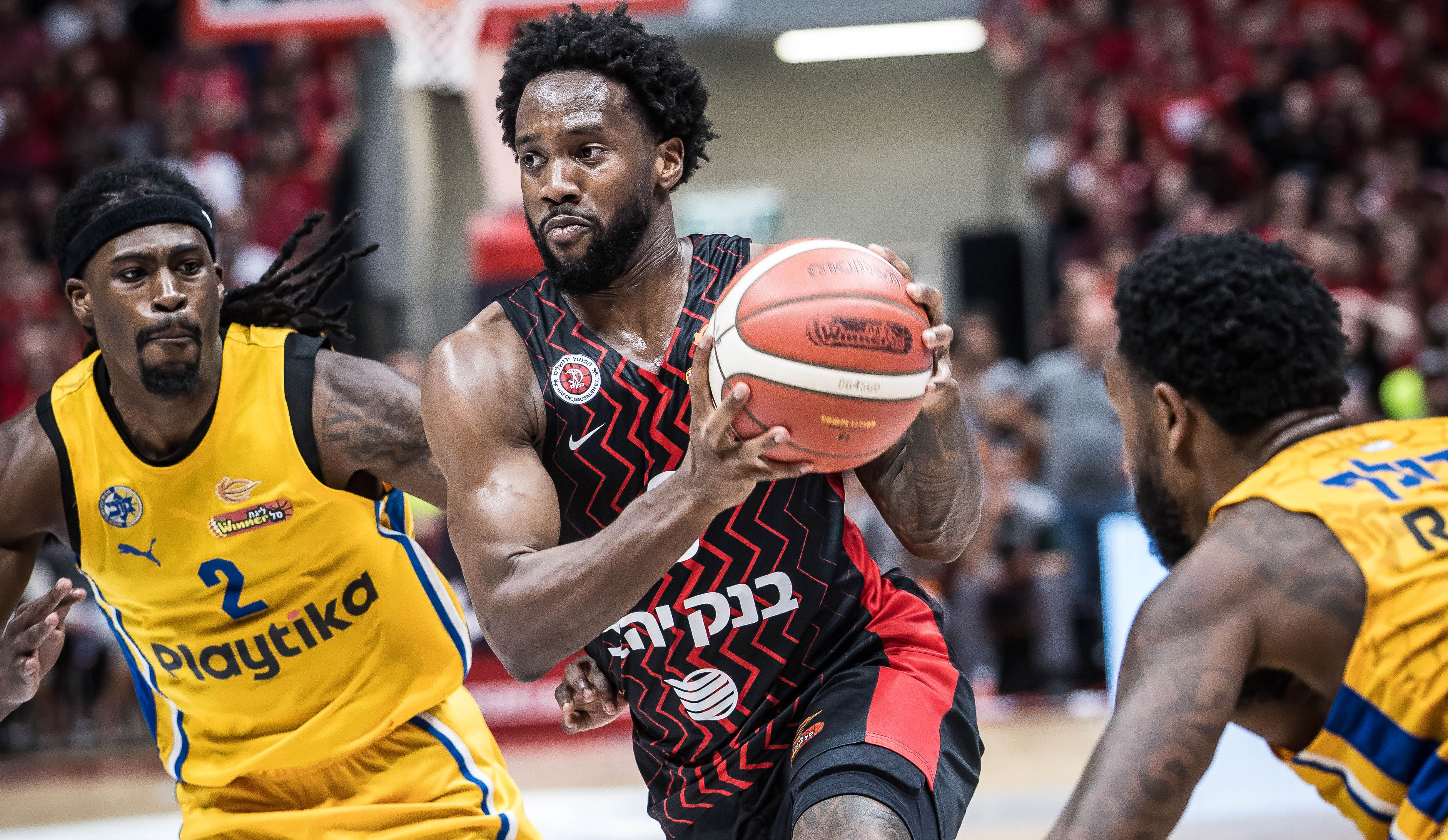 סדרת הגמר, משחק 2: הפועל י-ם - מכבי ת"א 74:77