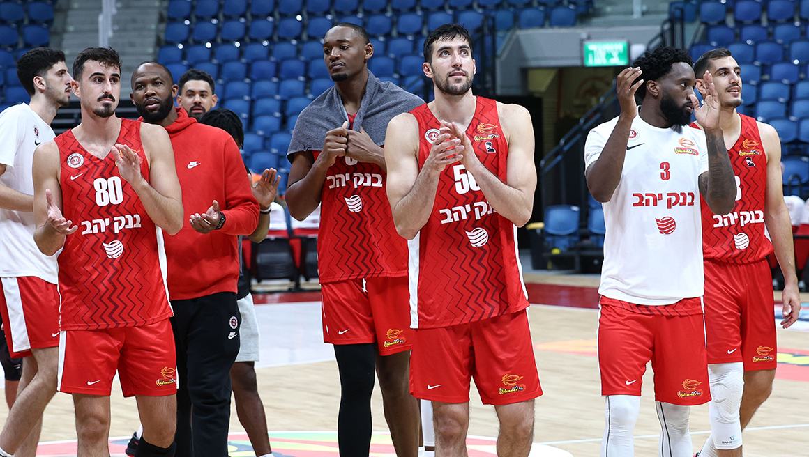 הערב: מחזיקת הגביע תעפיל לרבע הגמר?