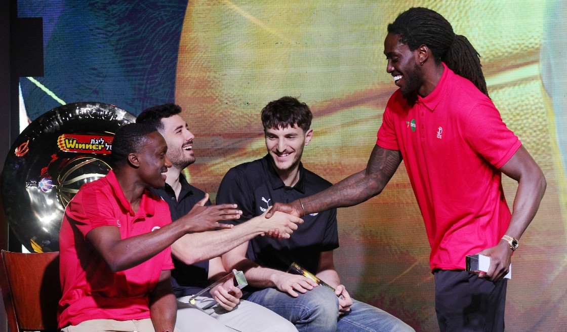  מצטייני העונה