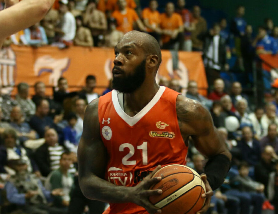 מריחה פלייאוף: האלופה חזרה לשמינייה