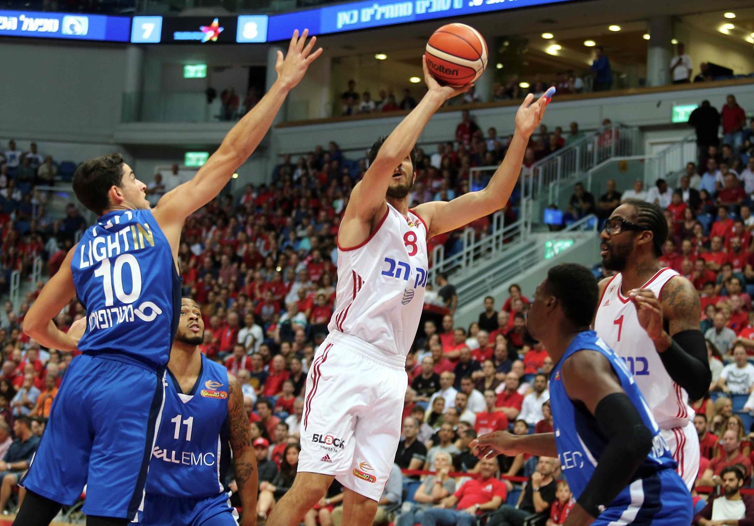 הרצליה מגיעה לבירה, הצהובים בלב המושבה