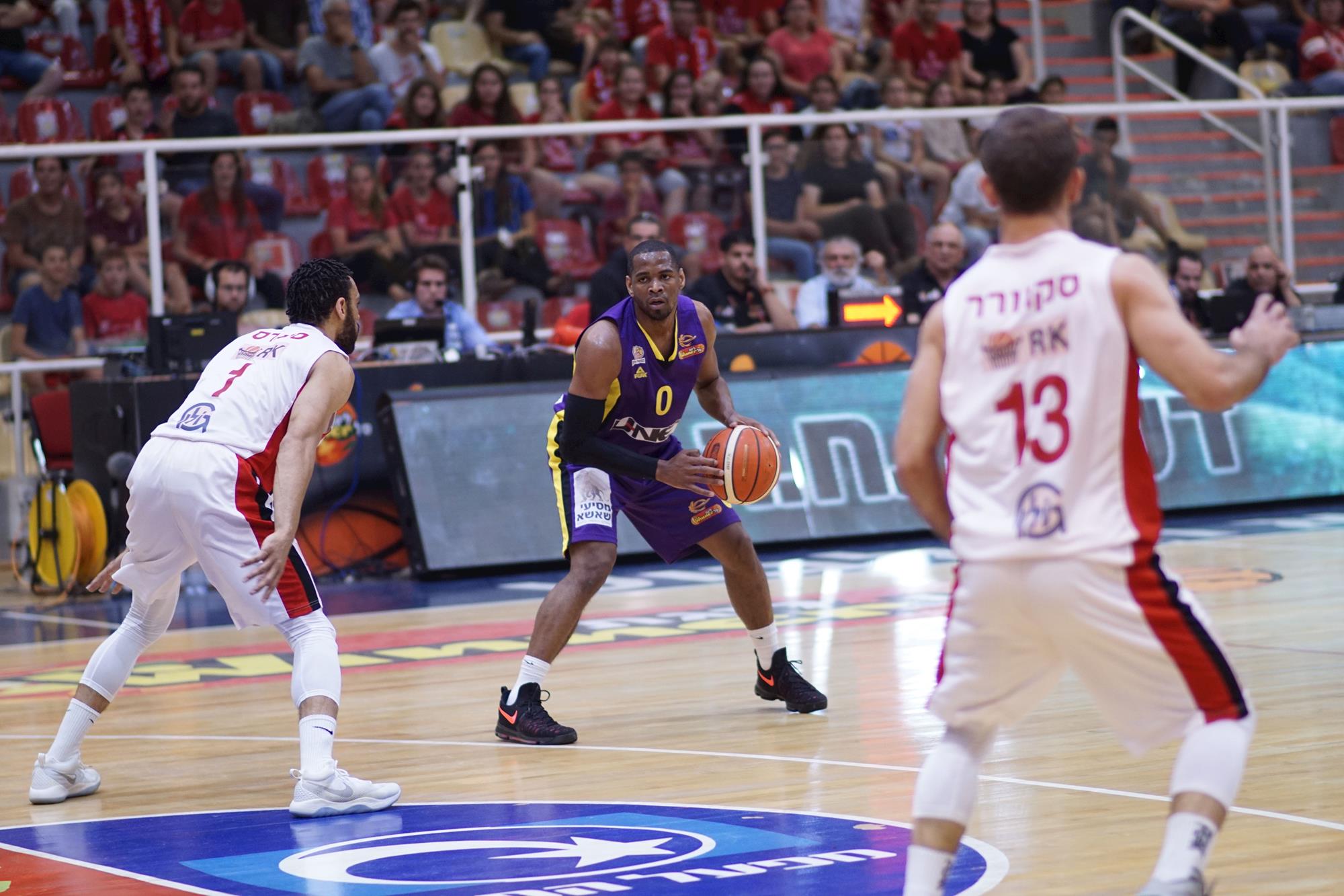 מהפך: הסגולים סיימו במקום הראשון בטבלה