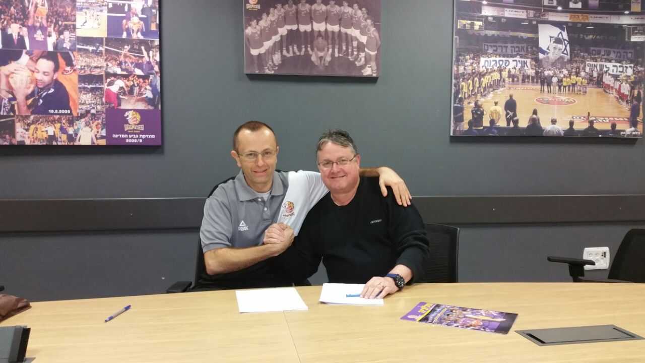 "גאווה גדולה להישאר במקום הנהדר הזה"