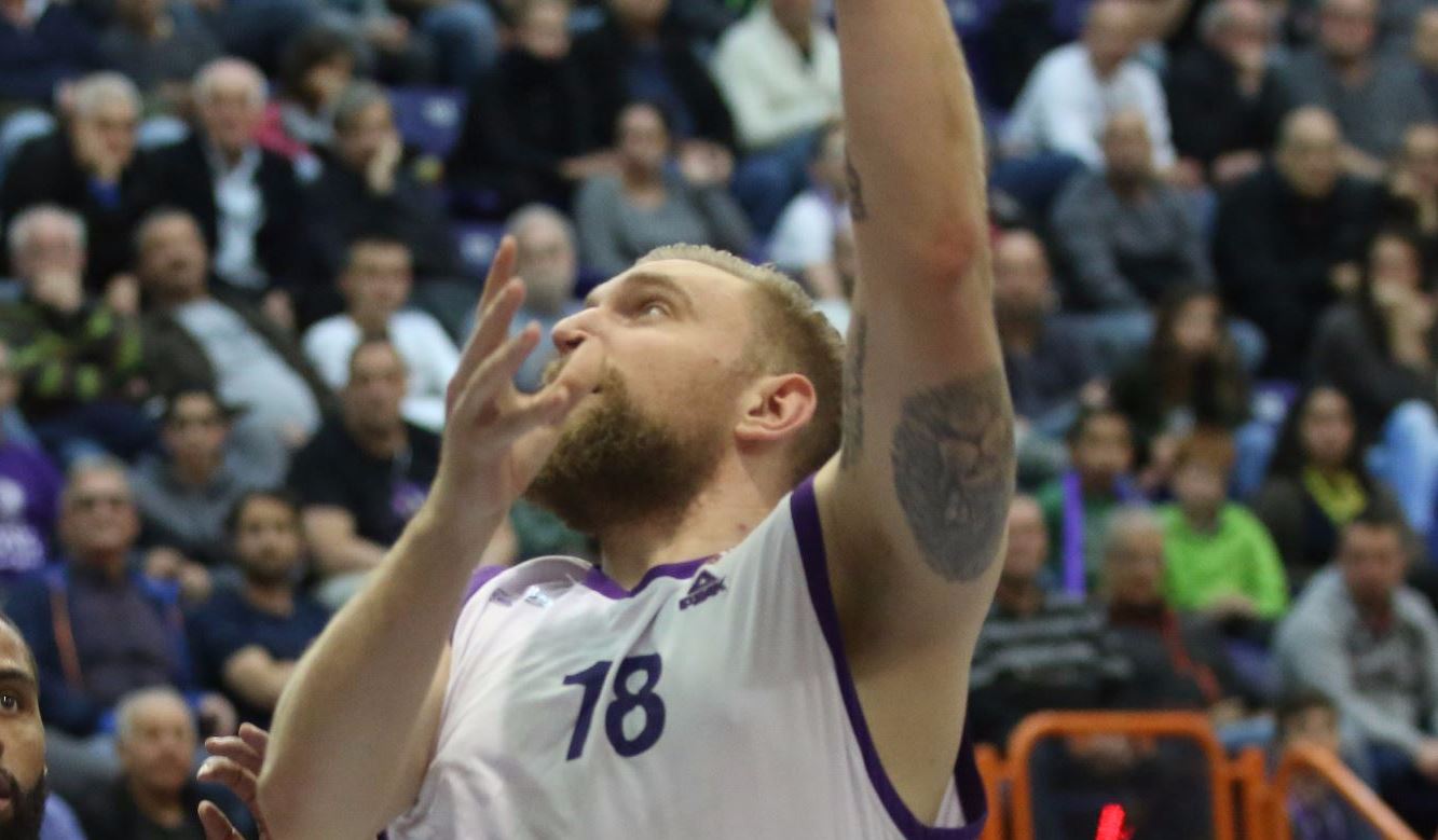 ליגת האלופות: ניצחון חוץ חשוב לסגולים