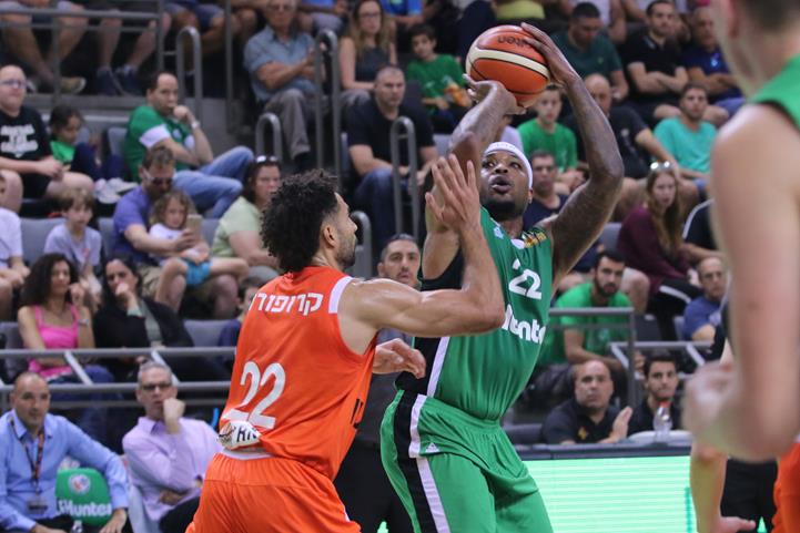 הירוקים שיחררו את וויל גרייבס