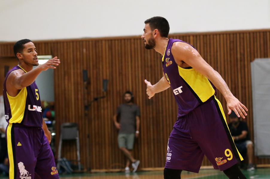 יונתן מור חתם בבני "רב בריח" הרצליה