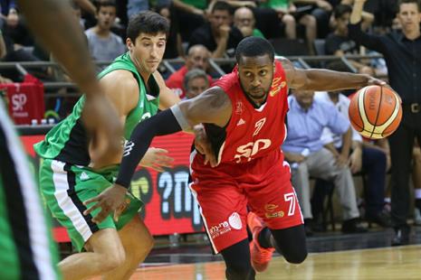 עובדת במרץ: אילת צירפה את טאקר