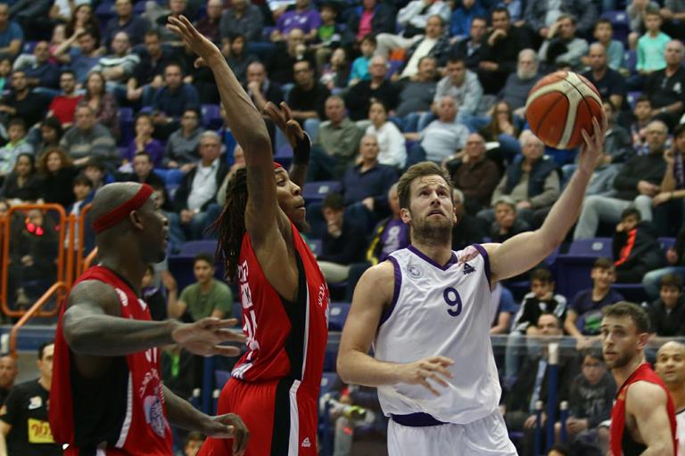 במוצ"ש: קרב צפוני על מקום בפלייאוף