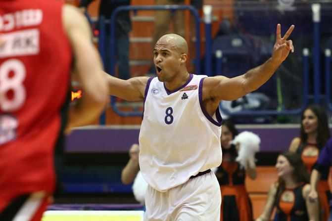 ערן אסנטי-אסרא פורש מכדורסל