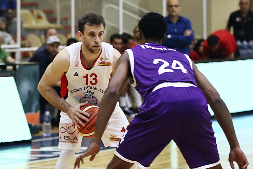 אל אל יחזקאל: סקוורר ממשיך בגן נר