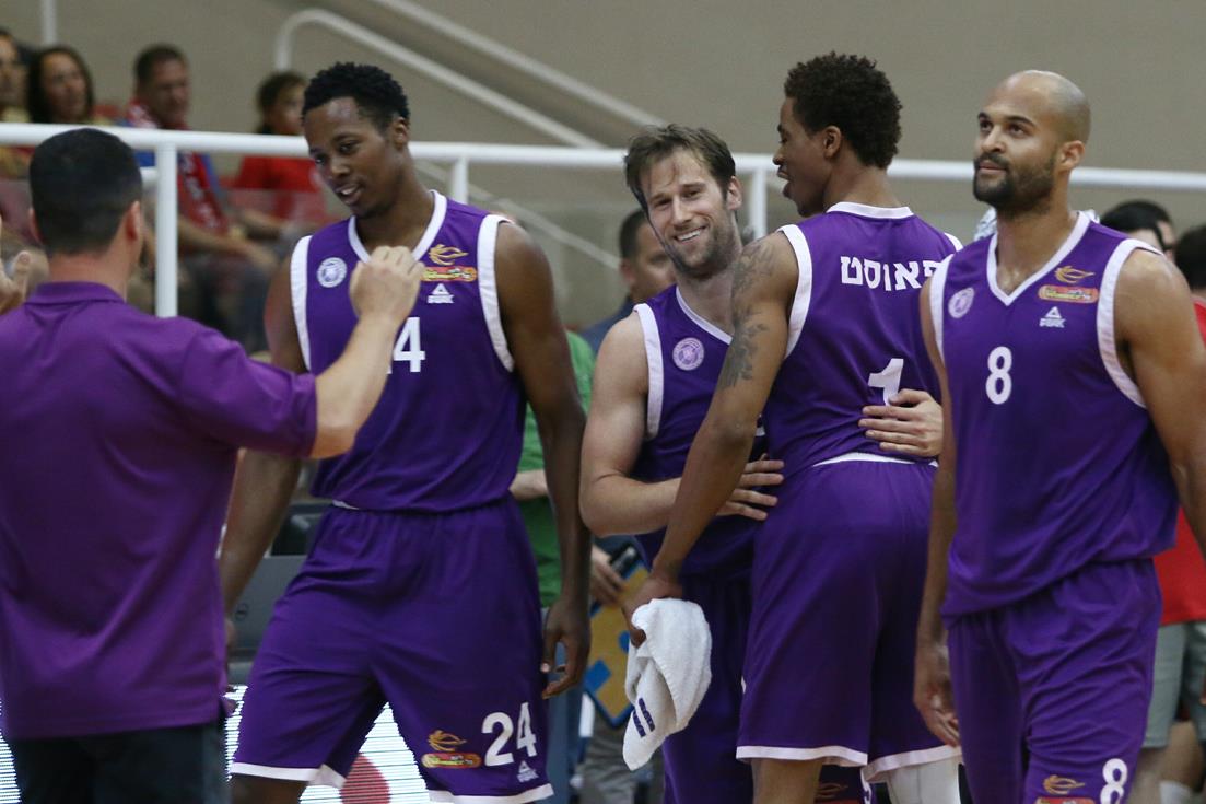 אין כמו בחוץ: הסגולים ניצחו בגן נר